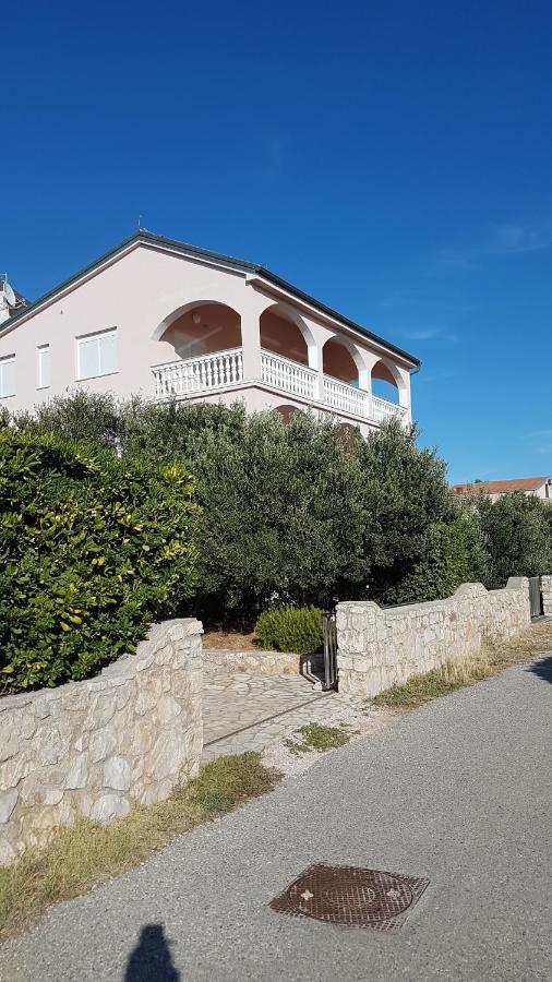 Apartments Pink House Povljana Exterior photo